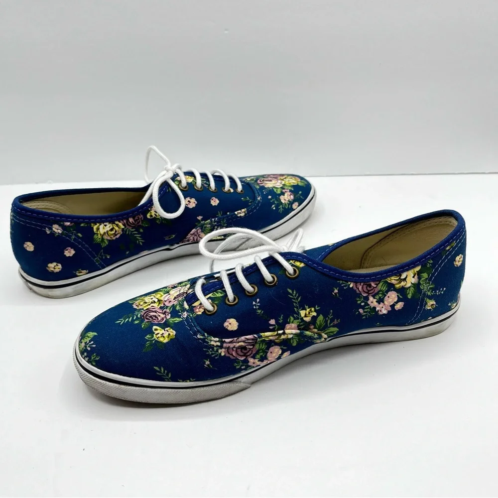 Vans cute pair